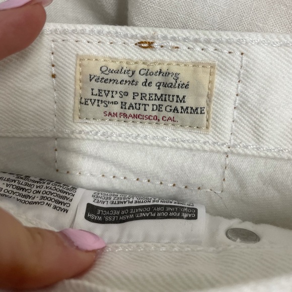 Levi’s Premium 501 High Waisted Jean Short - Picture 5 of 7